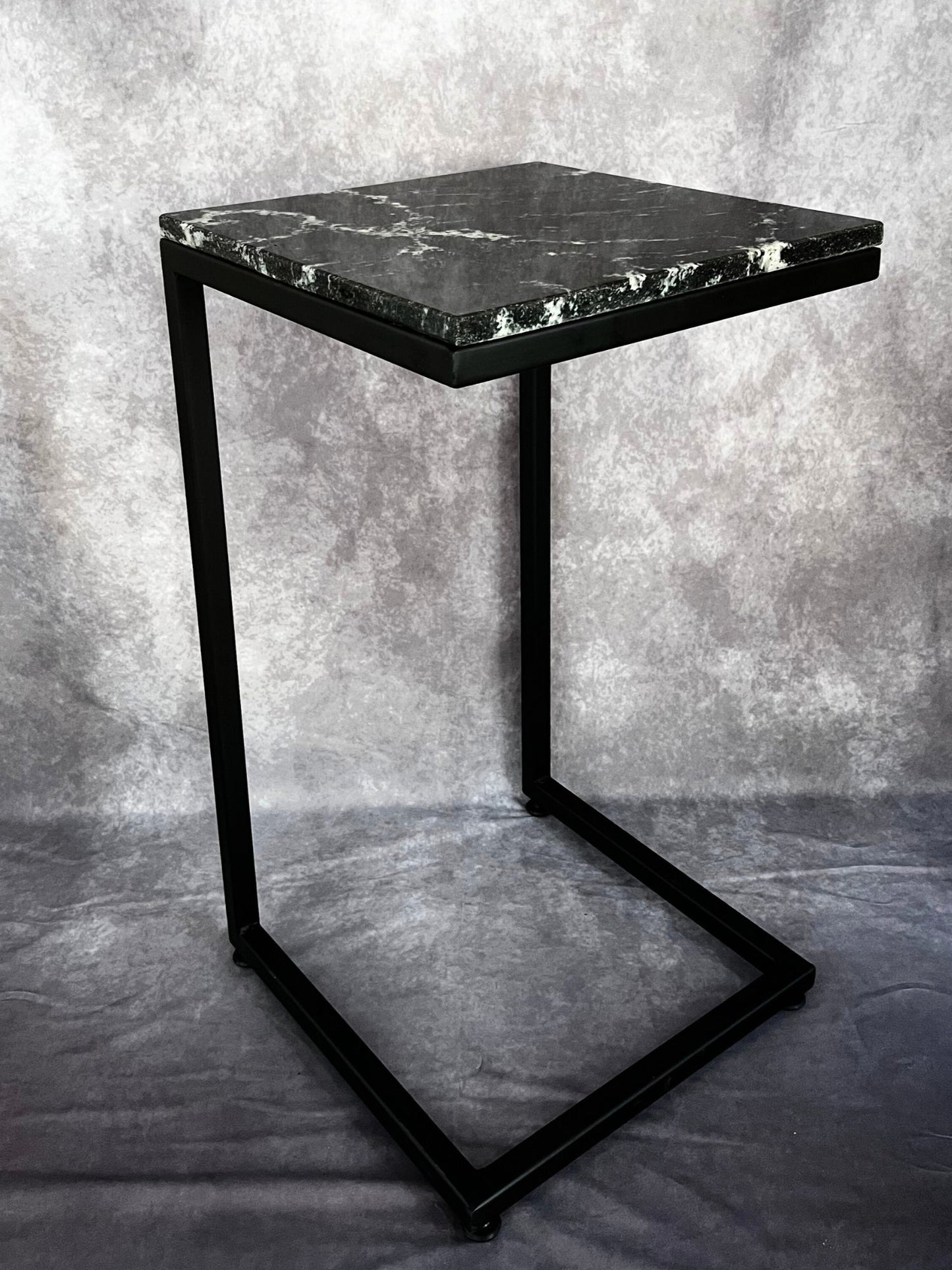 Mesa Auxiliar Granito Láctea