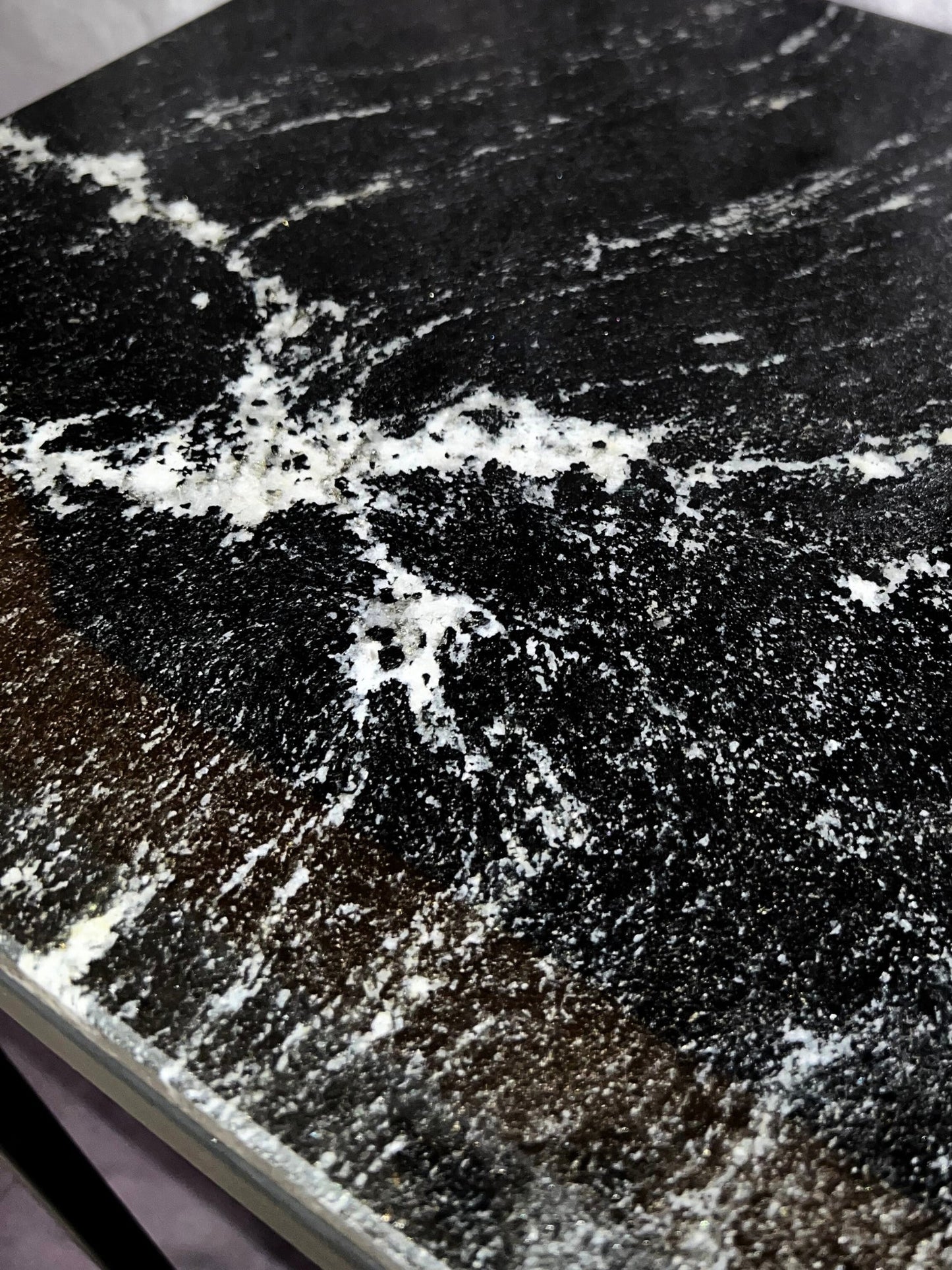 Mesa Auxiliar Granito Láctea